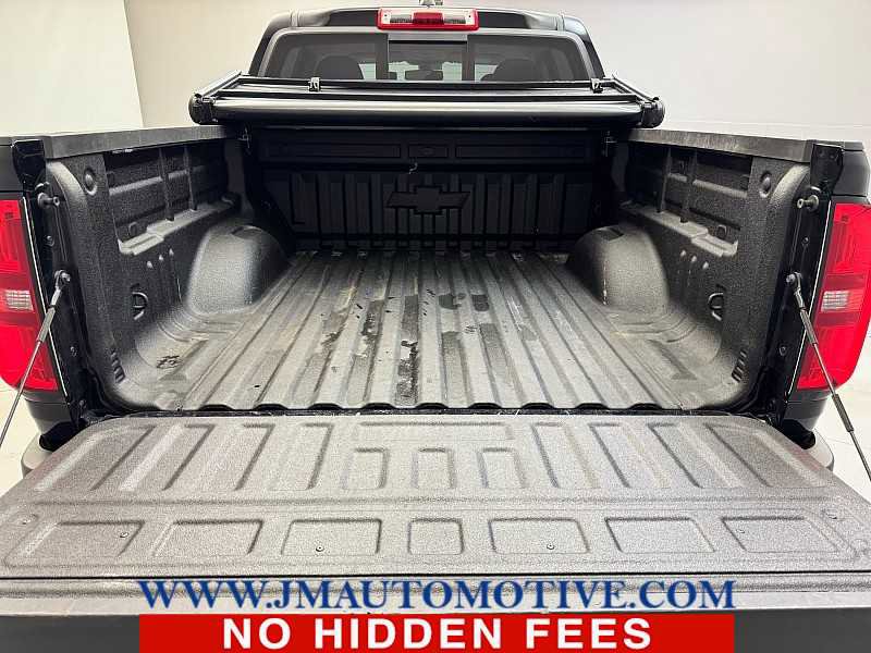 Used 2022 Chevrolet Colorado LT w/ Redline Special Edition image 11