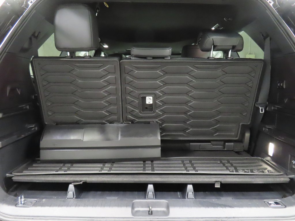 Used 2025 Toyota Sequoia SR5 image 36