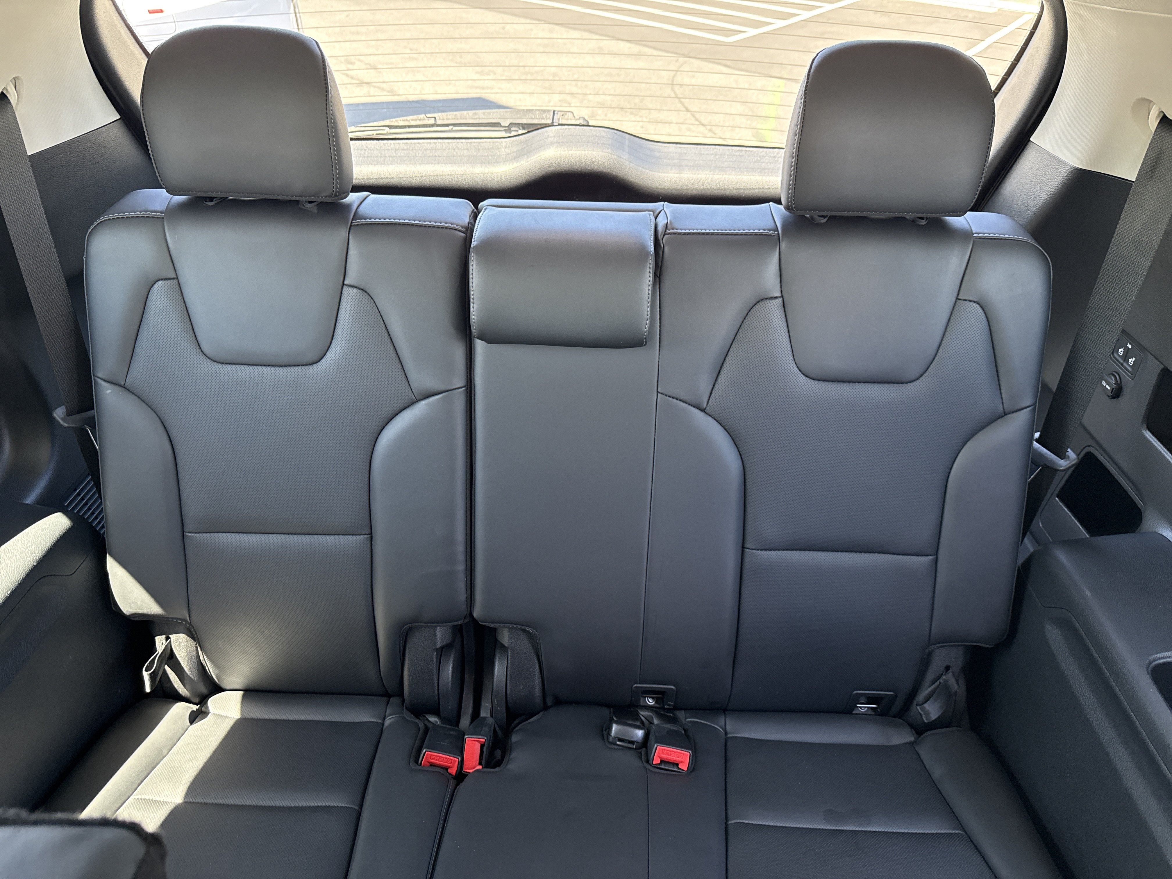 Used 2020 Kia Telluride S w/ S 8 Passenger Seating Package AWD/4WD image 14