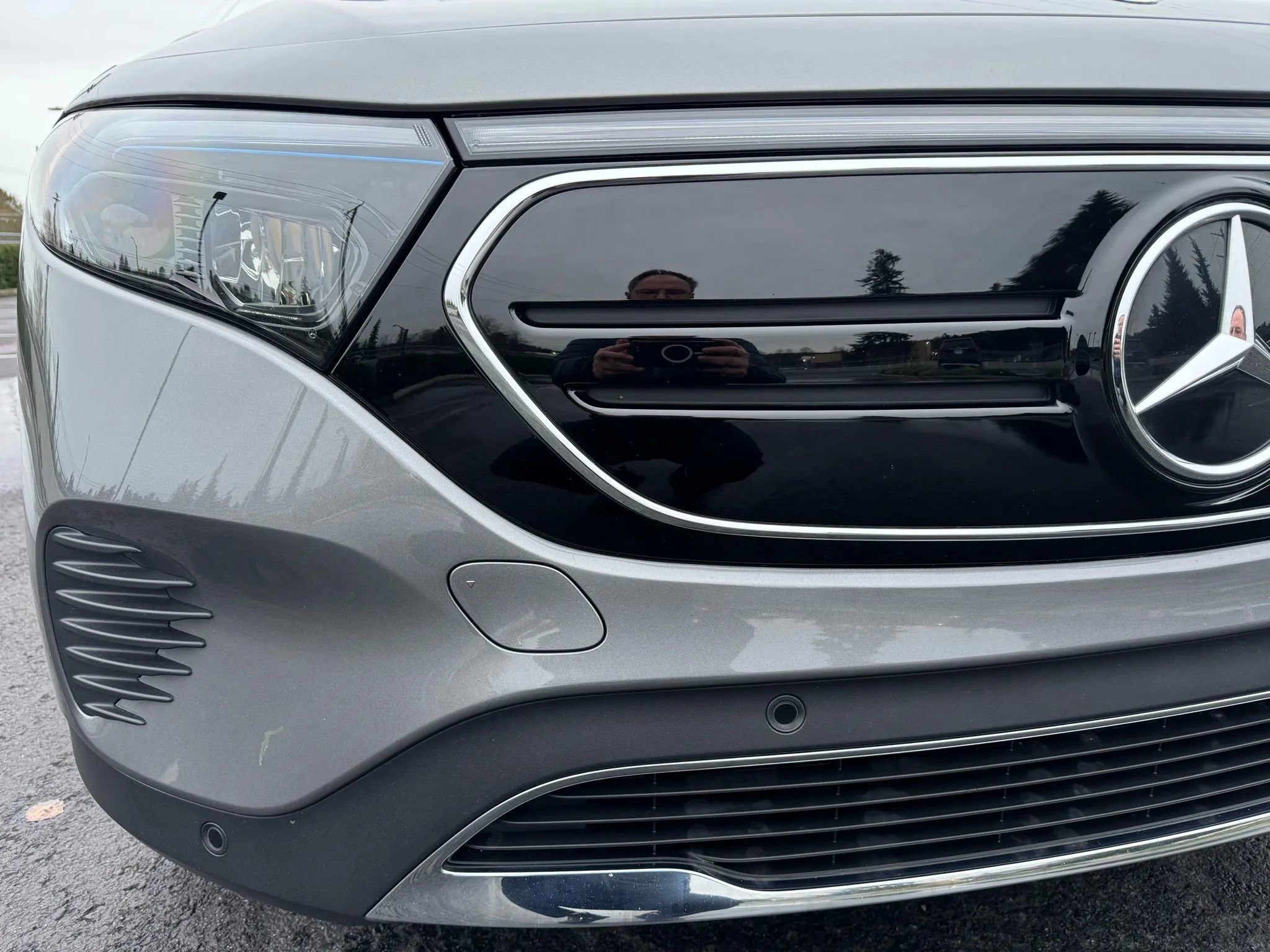 Used 2023 Mercedes-Benz EQB 300 4MATIC w/ Exclusive Package image 13