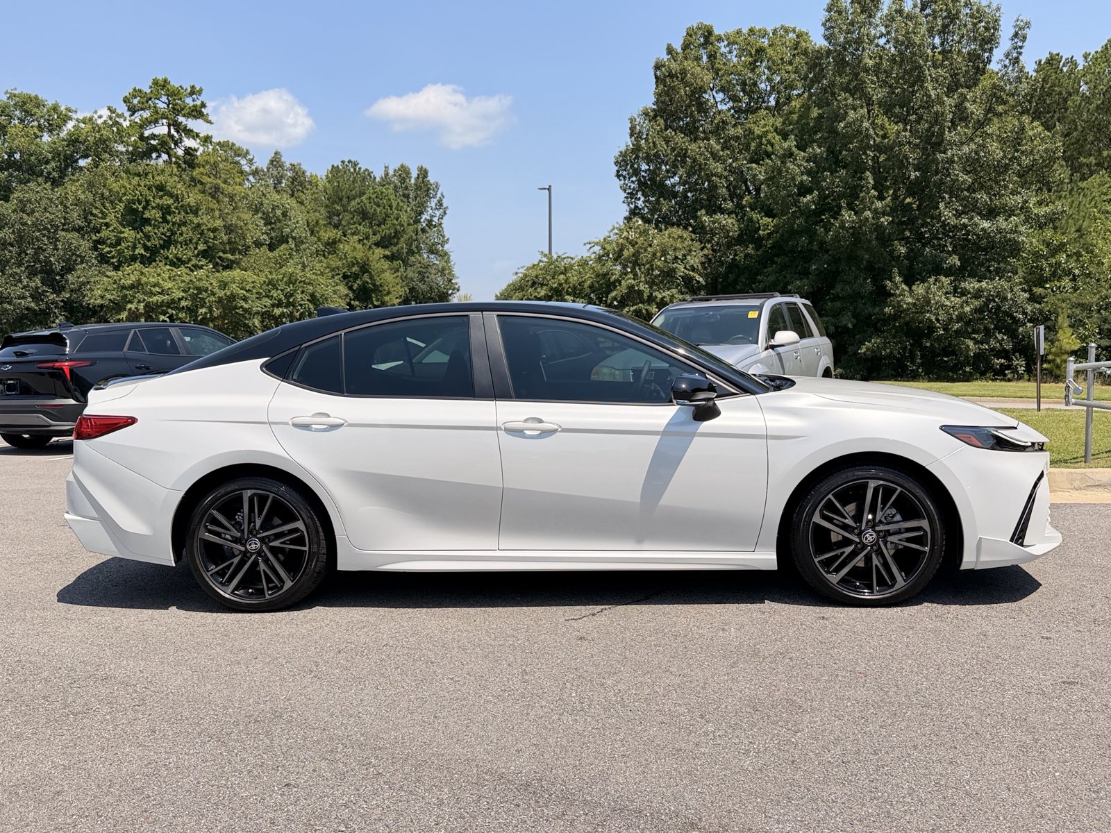 Used 2025 Toyota Camry XSE FWD image 13