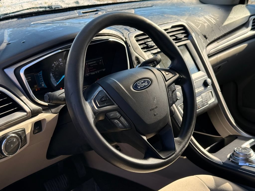 Used 2020 Ford Fusion SE FWD image 23