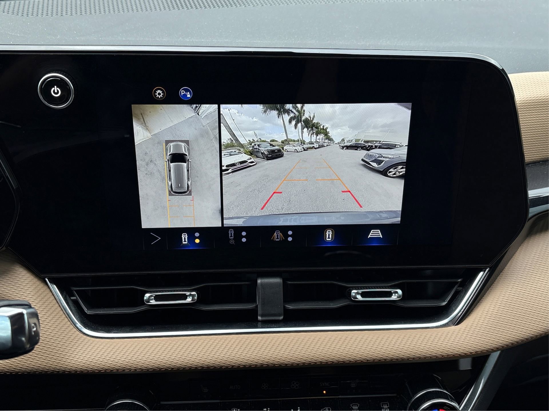 Used 2025 Chevrolet Equinox ACTIV w/ Safety and Technology Package image 25