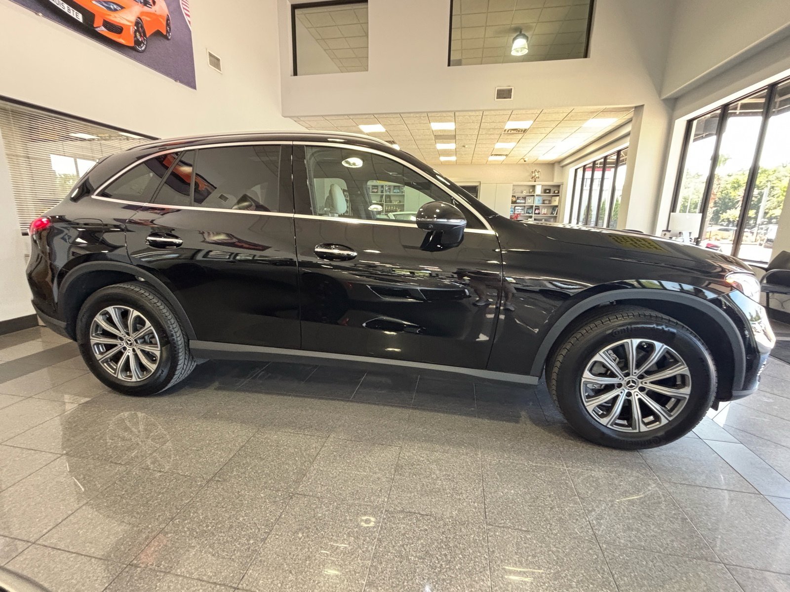 Used 2024 Mercedes-Benz GLC 300 image 21