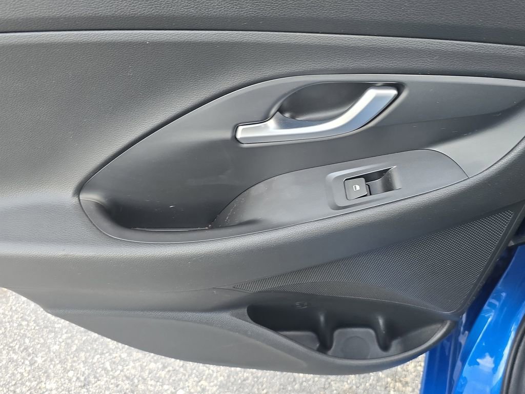 Used 2018 Hyundai Elantra GT image 10