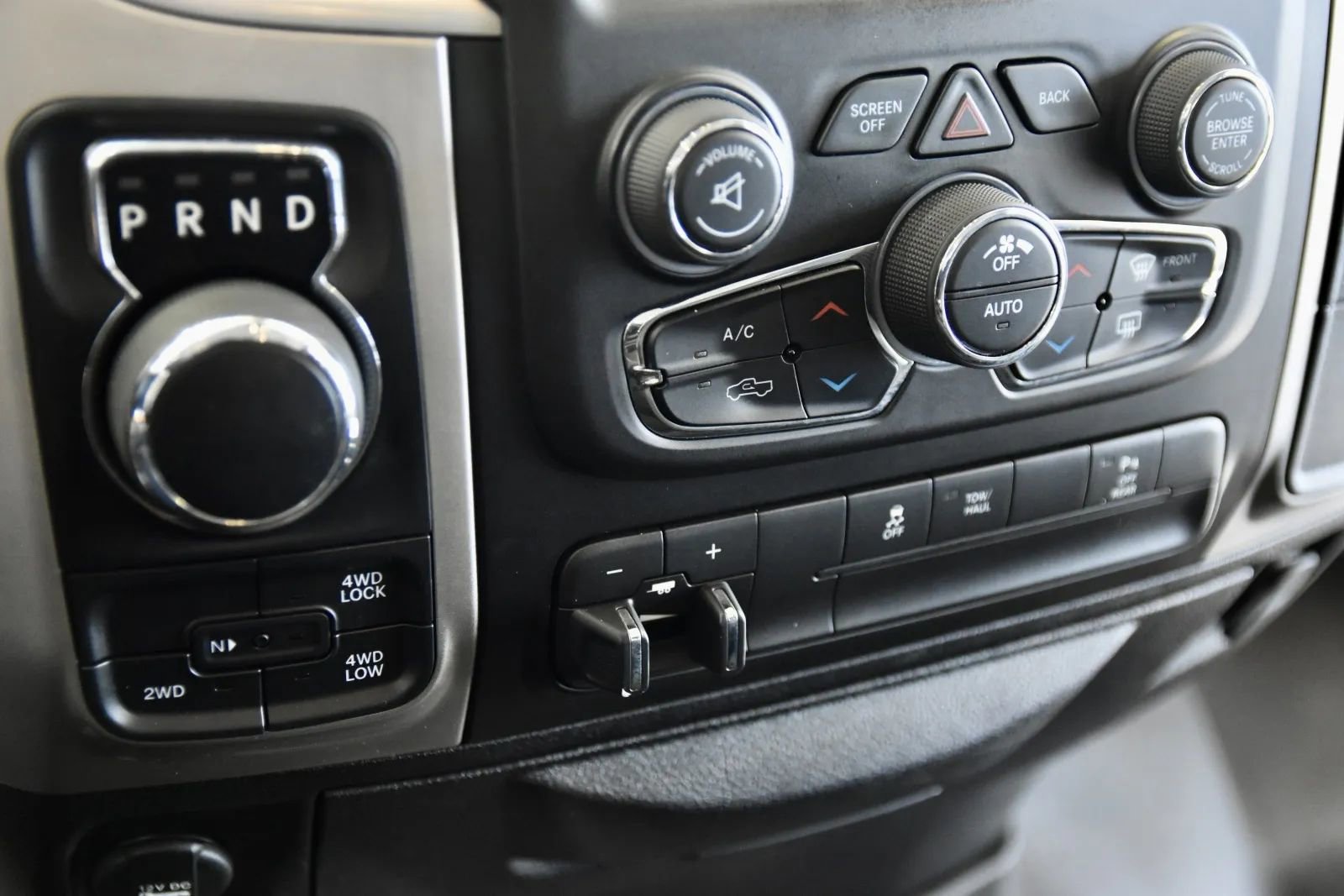 Used 2020 RAM 1500 Classic Warlock w/ Luxury Group image 17