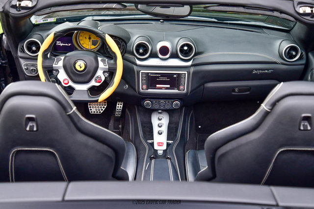 Used 2016 Ferrari California T RWD image 40