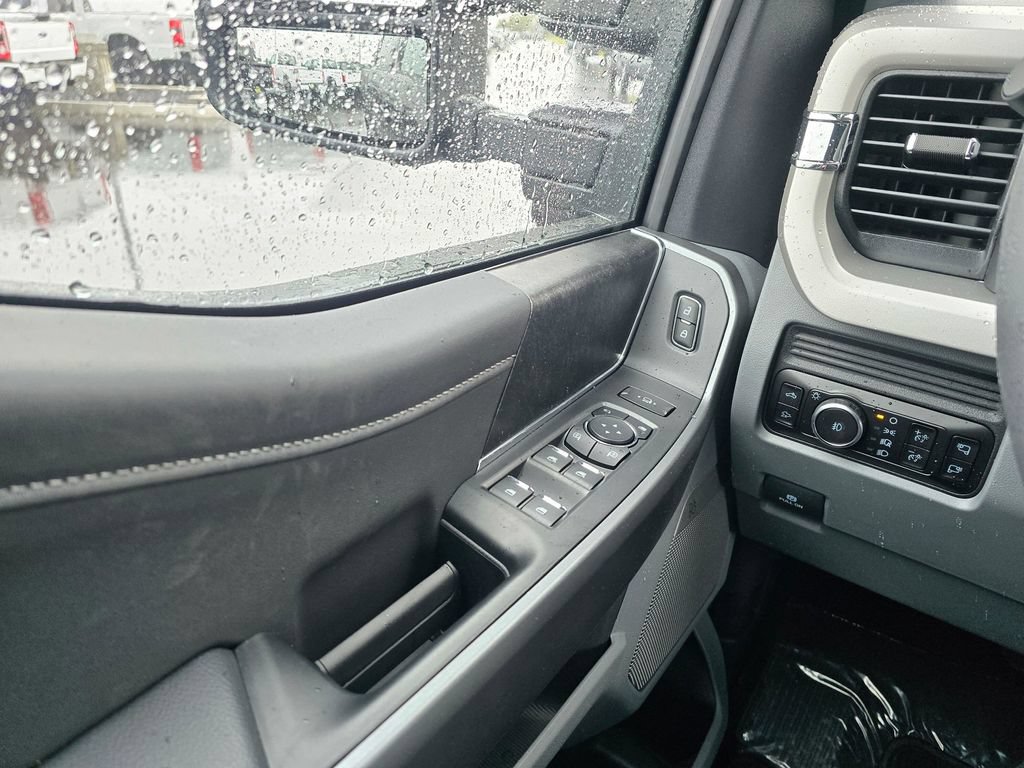 New 2026 Ford F250 XLT w/ XLT Premium Package AWD/4WD image 29