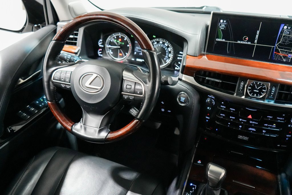 Used 2017 Lexus LX 570 4WD image 11