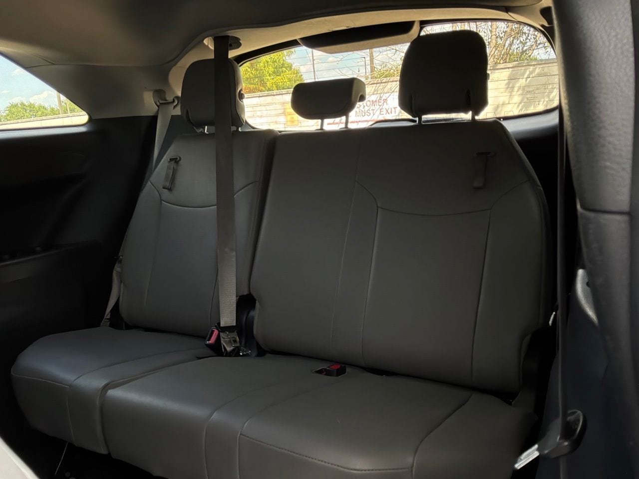 Used 2025 Toyota Sienna XLE FWD image 13