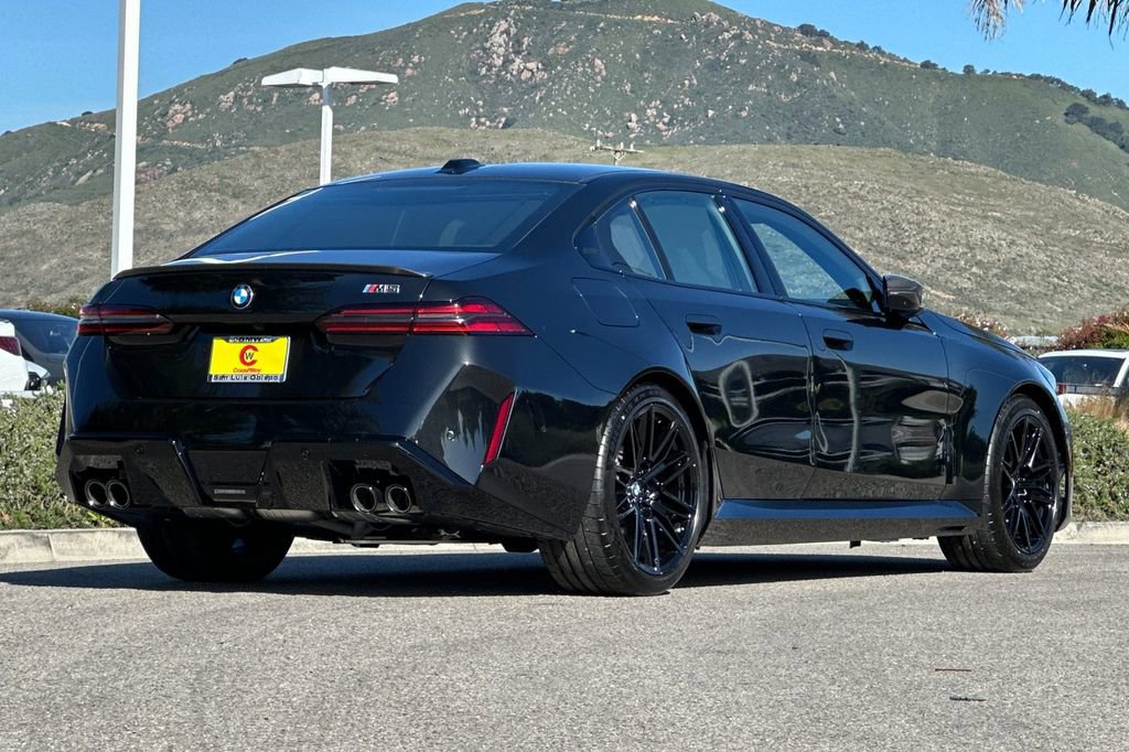 New 2026 BMW M5 w/ Carbon Package image 3