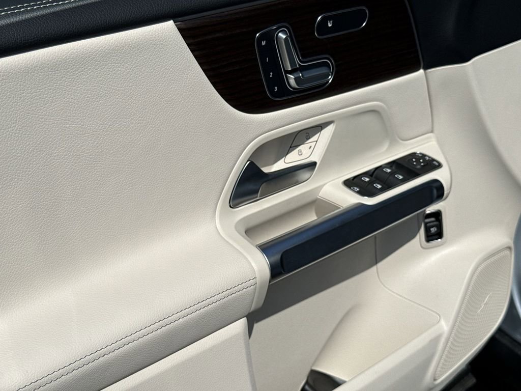 Used 2026 Mercedes-Benz GLB 250 image 28