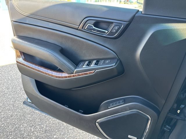 Used 2020 Chevrolet Suburban Premier AWD/4WD image 25