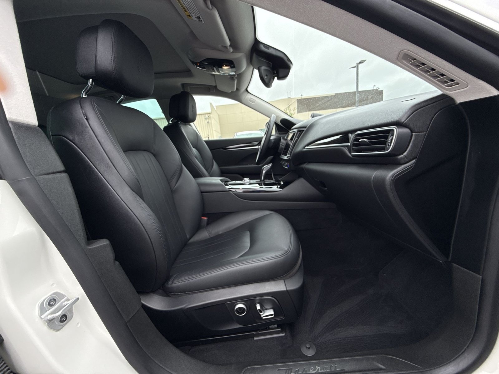 Used 2022 Maserati Levante GT AWD/4WD image 29