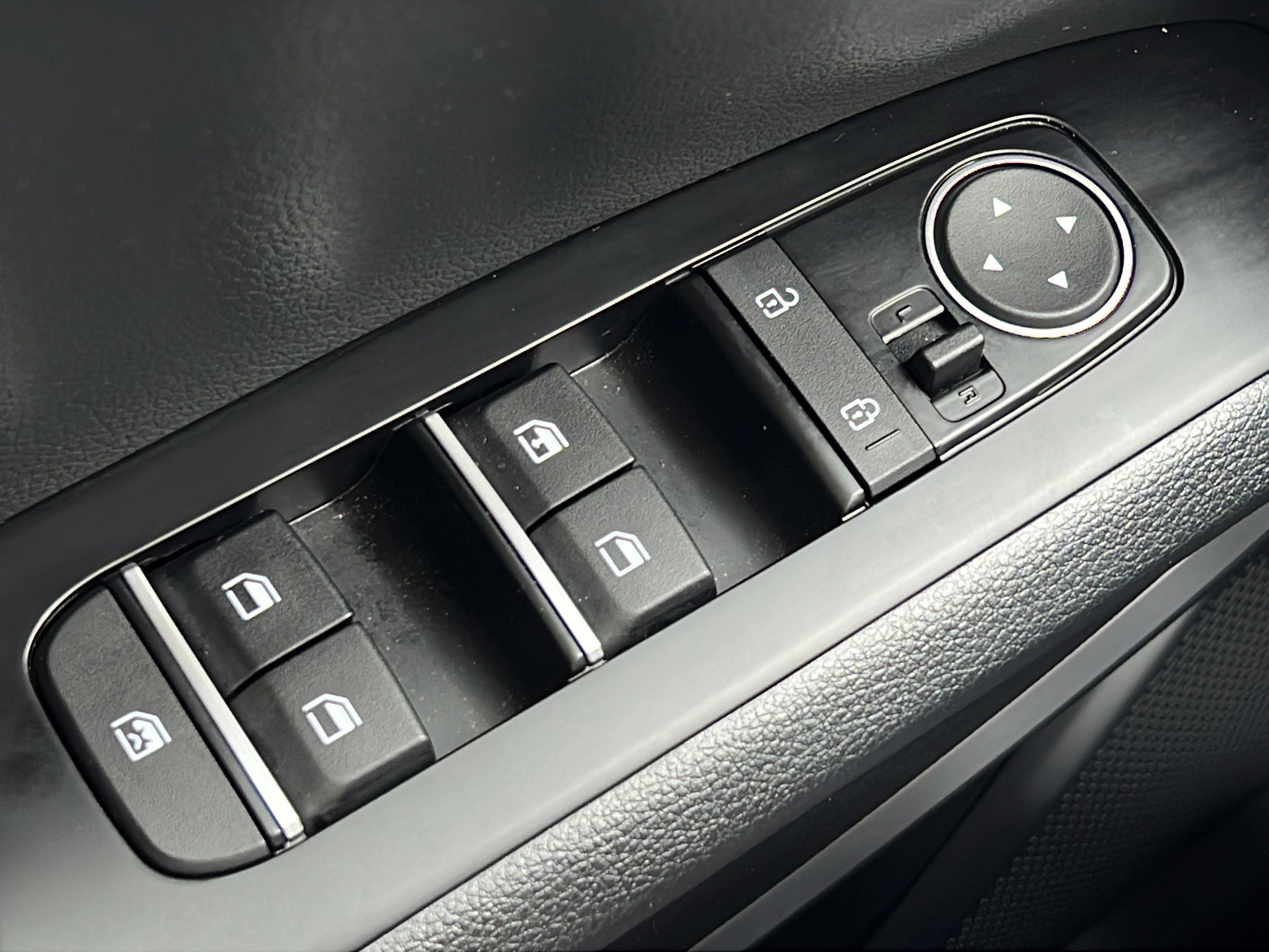 Certified 2024 Kia Soul S FWD image 18
