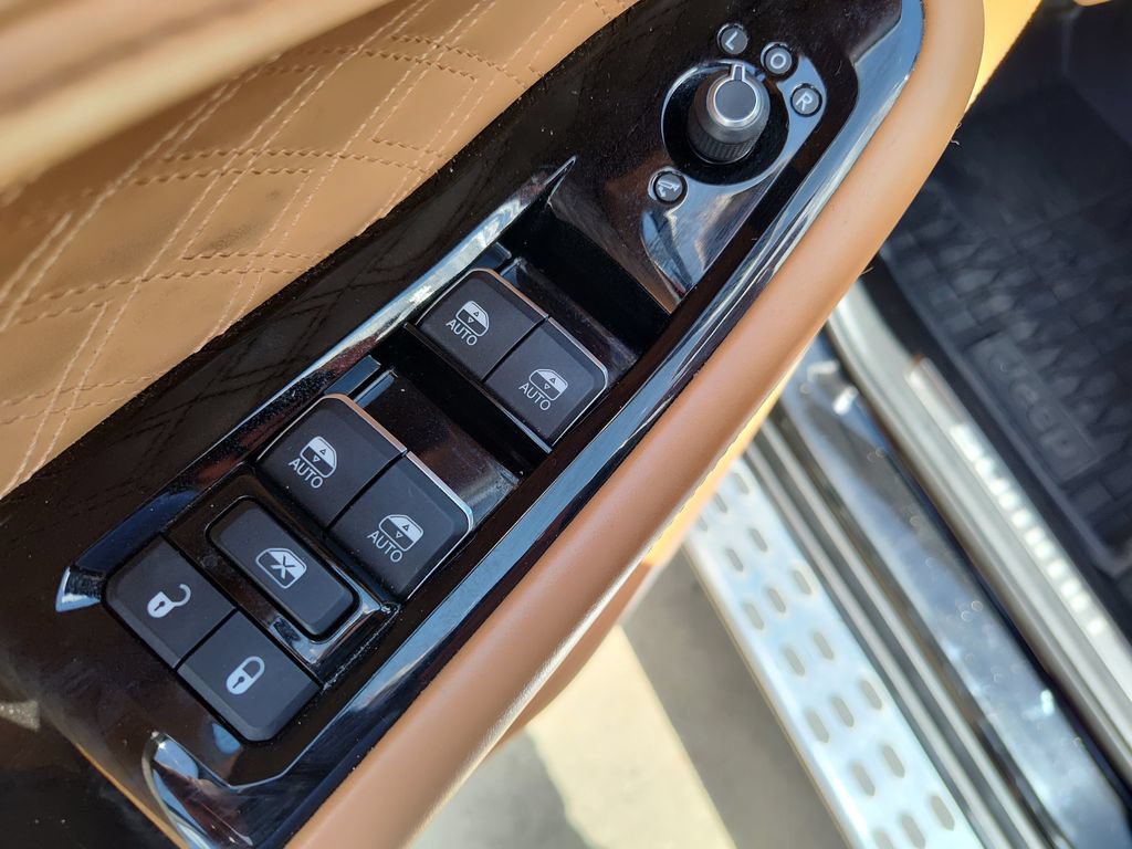 Used 2021 Jeep Grand Cherokee L Summit AWD/4WD image 22