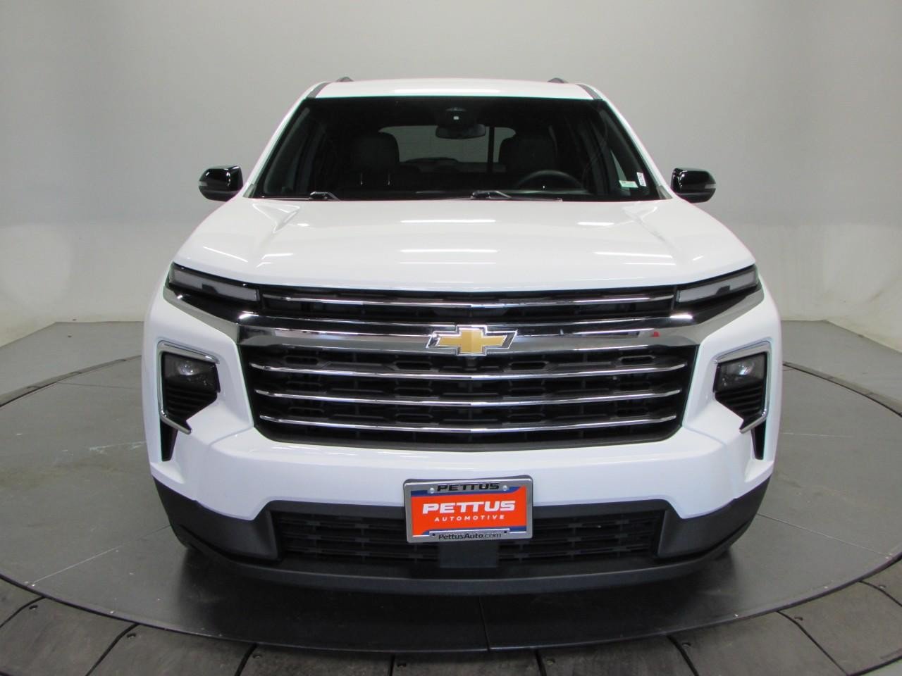Used 2025 Chevrolet Traverse LT AWD/4WD image 2