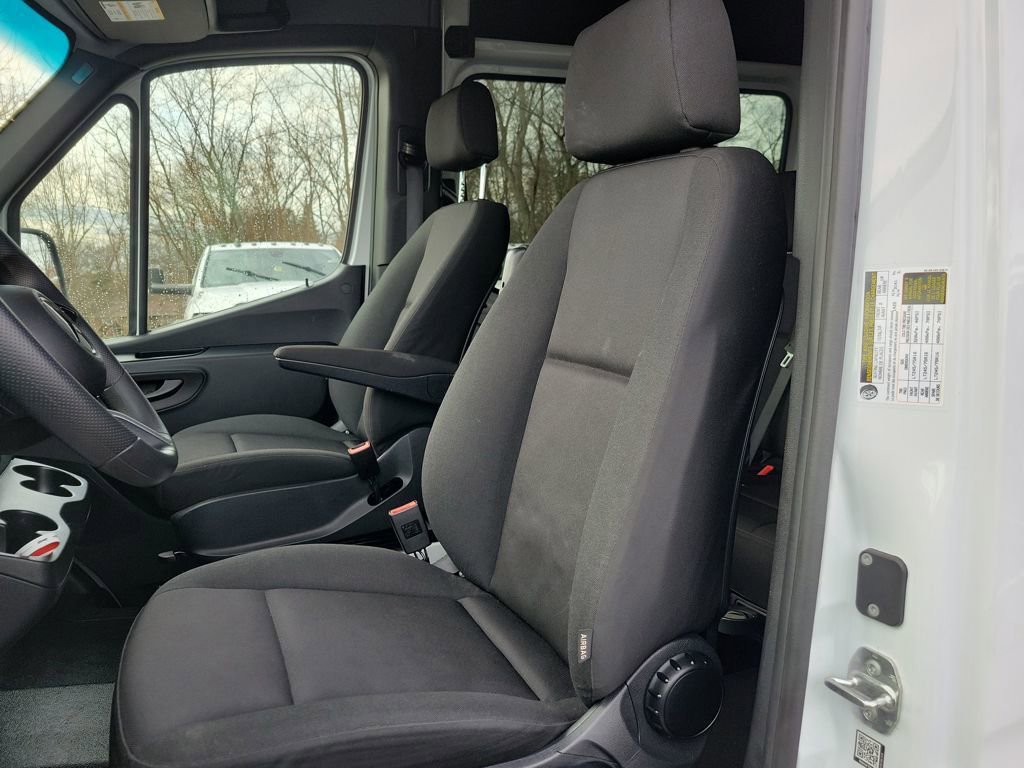 Used 2025 Mercedes-Benz Sprinter 2500 image 27