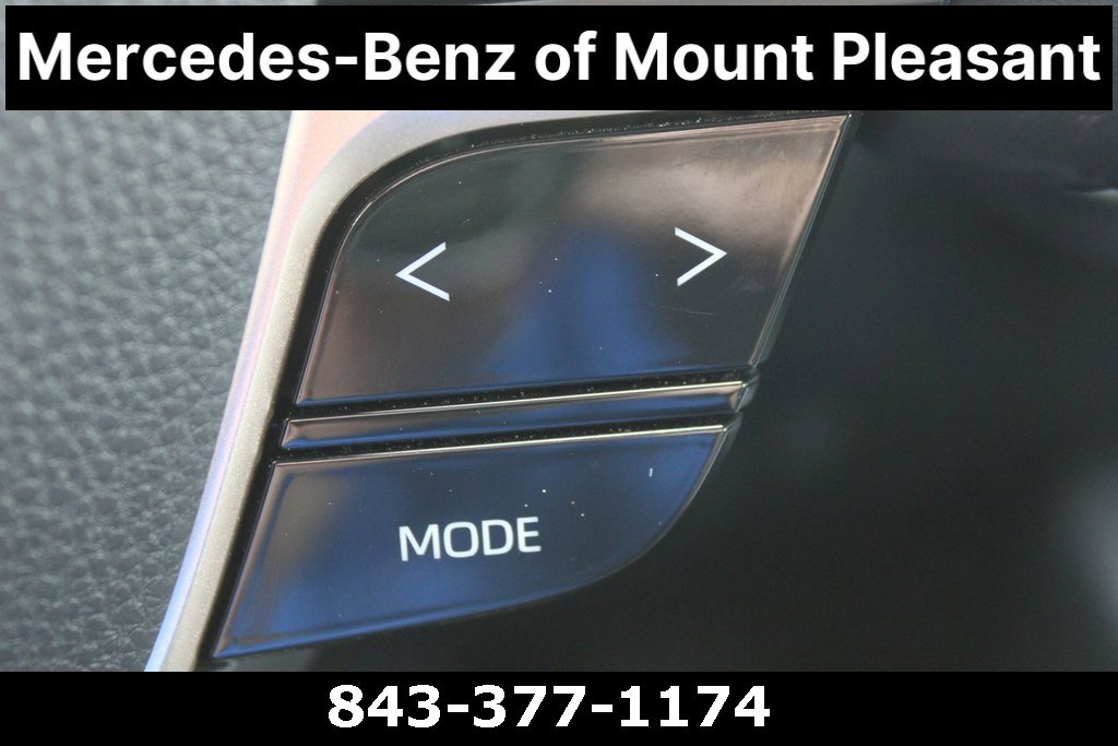 Used 2023 Toyota Crown Limited image 31