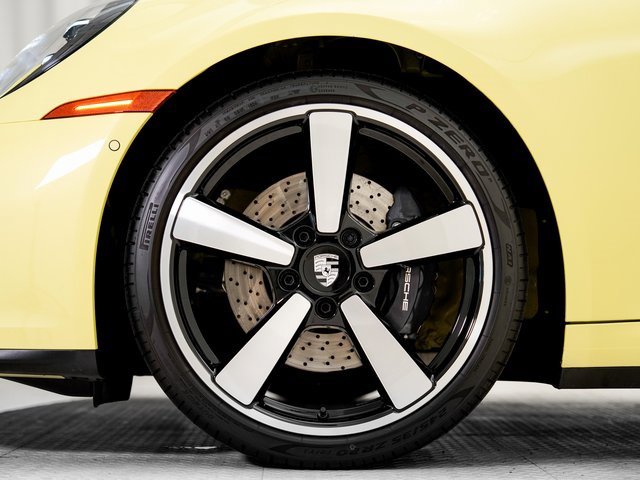 Certified 2025 Porsche 911 Carrera image 32