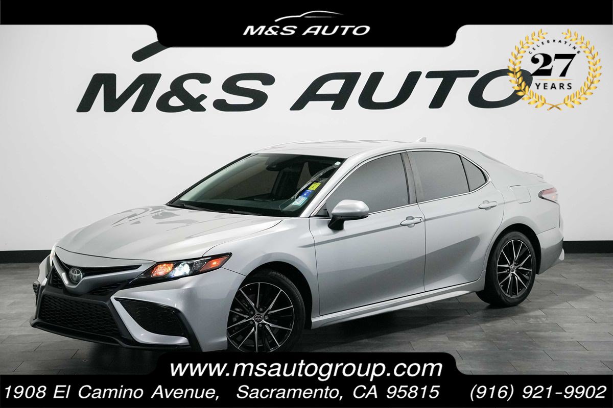 Used 2021 Toyota Camry SE FWD image 1