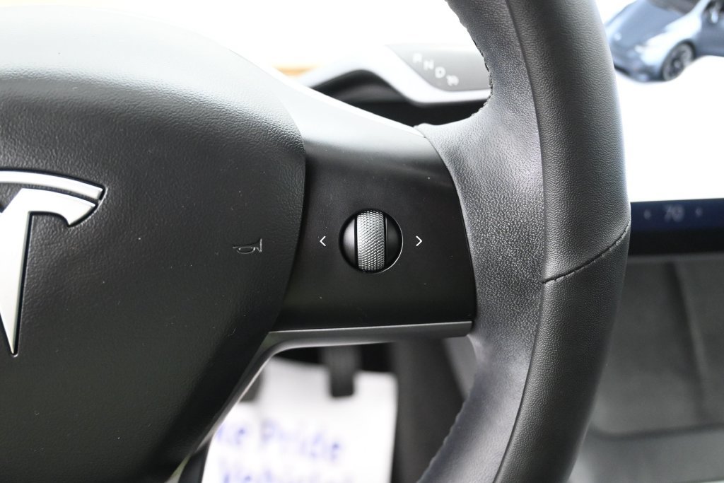 Used 2021 Tesla Model Y 2WD image 11