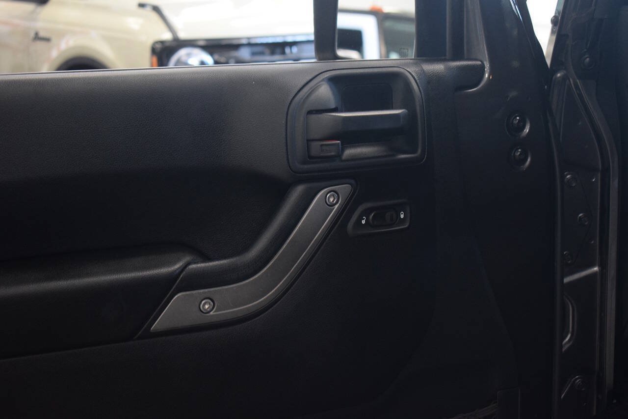 Used 2016 Jeep Wrangler Unlimited Sport w/ Quick Order Package 24S AWD/4WD image 17