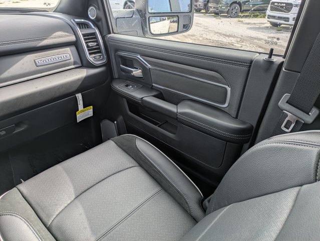 New 2026 RAM 2500 Laramie AWD/4WD image 17