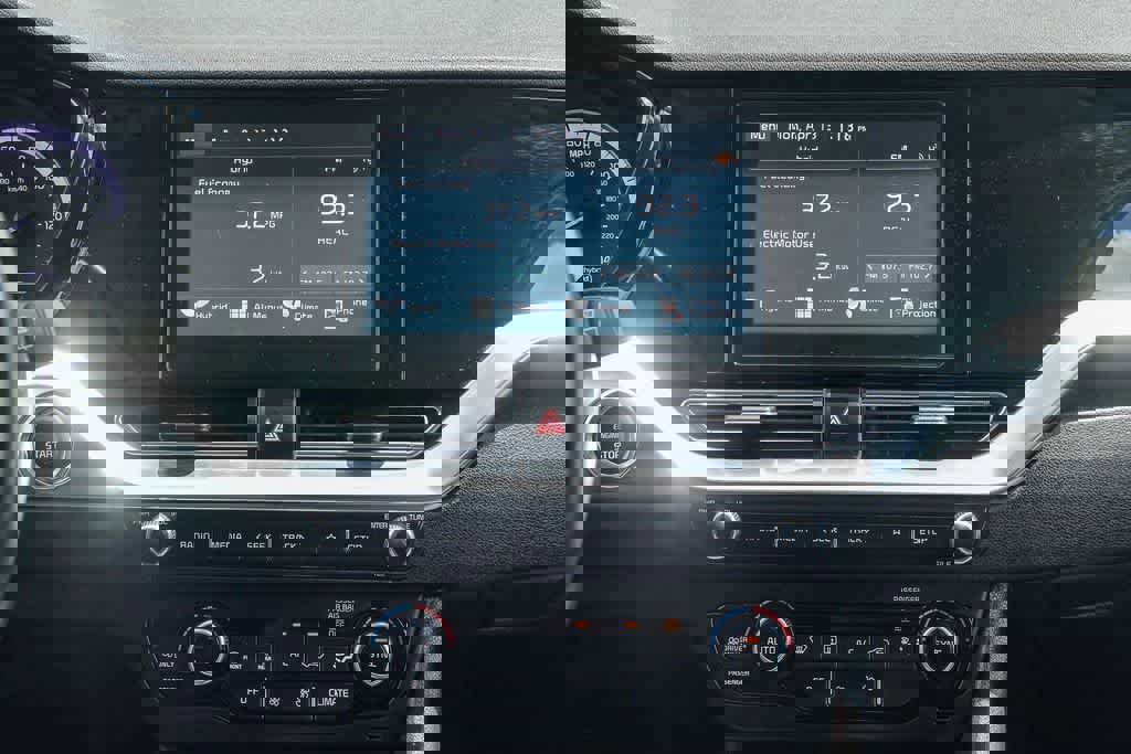 Certified 2022 Kia Niro LXS image 12