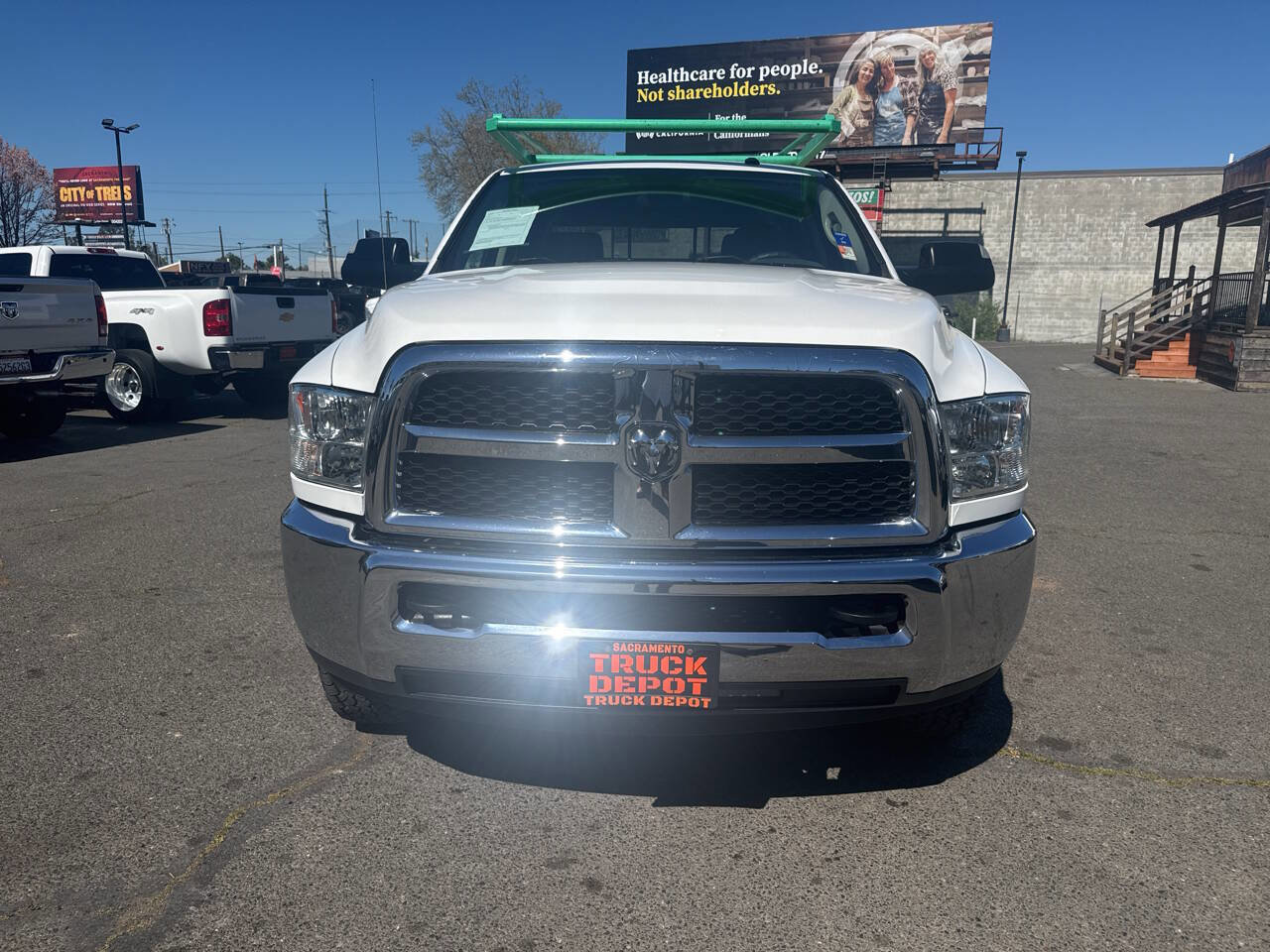 Used 2017 RAM 3500 SLT AWD/4WD image 3