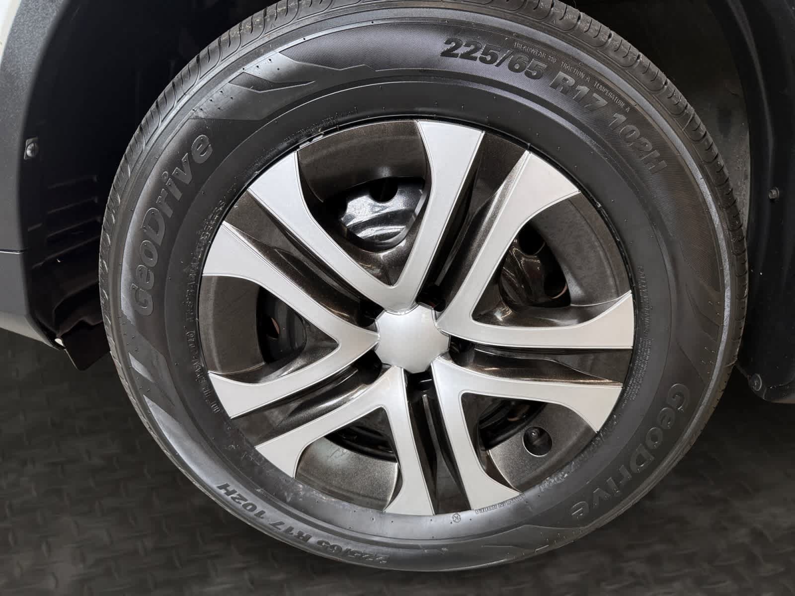 Used 2014 Toyota RAV4 LE FWD image 9