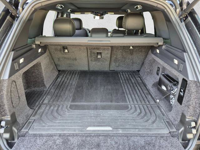 Used 2025 Land Rover Range Rover SE AWD/4WD image 16