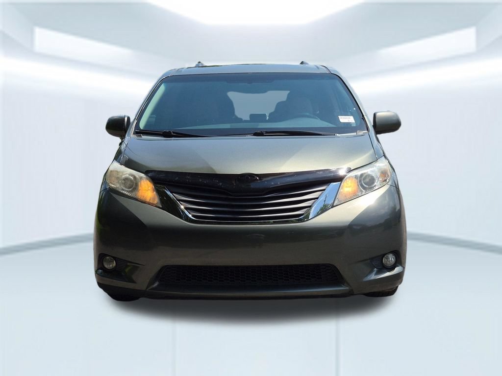 Used 2014 Toyota Sienna XLE FWD image 10