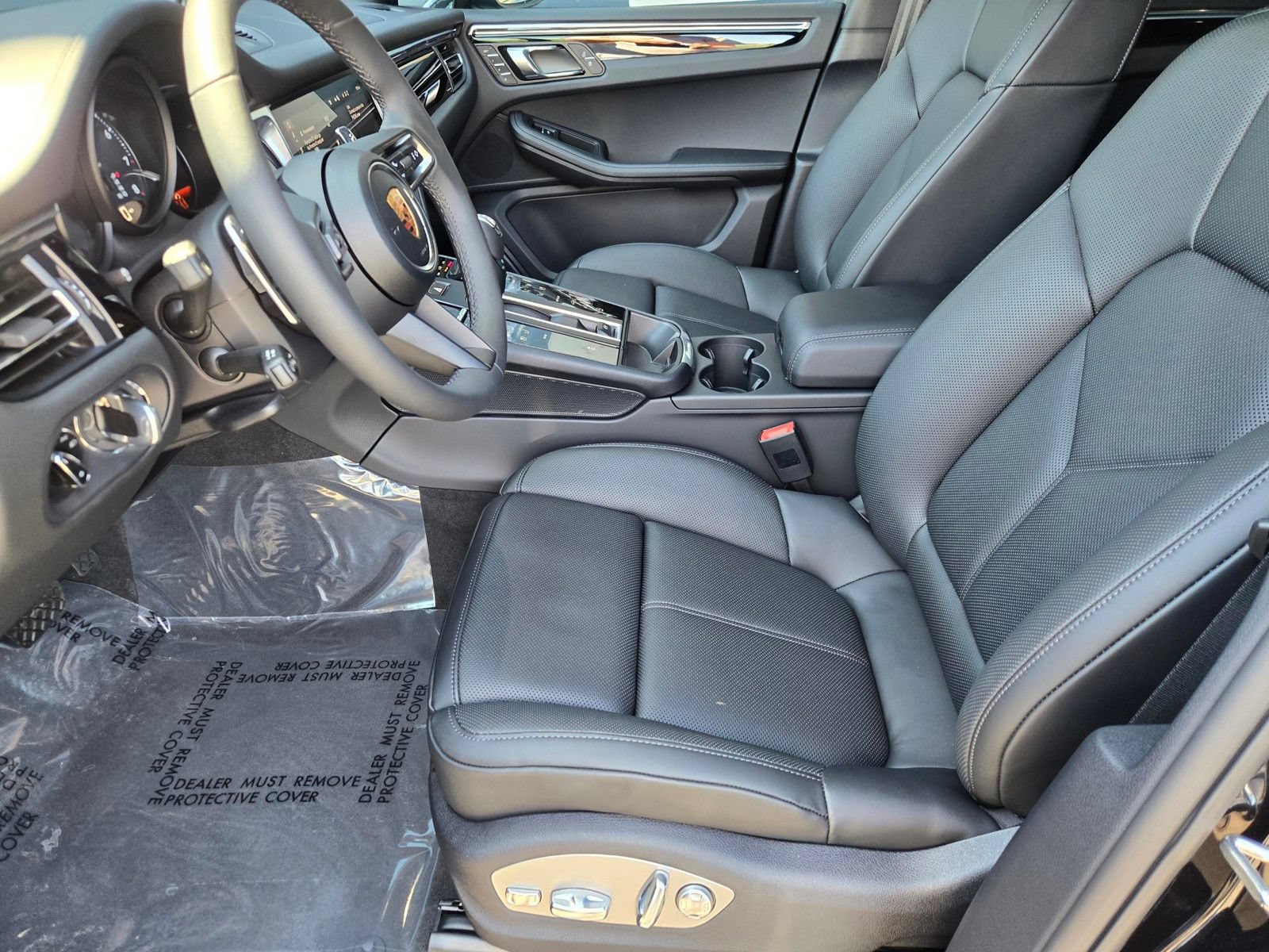 New 2026 Porsche Macan AWD/4WD image 25