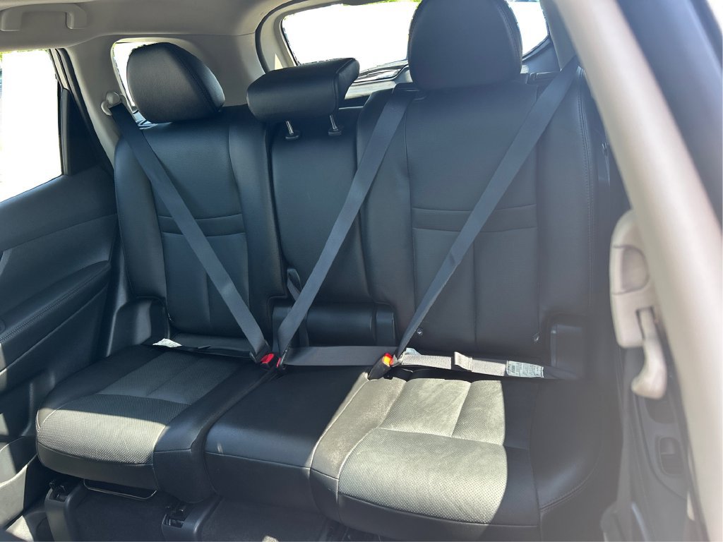 Used 2016 Nissan Rogue SL w/ SL Premium Package FWD image 15