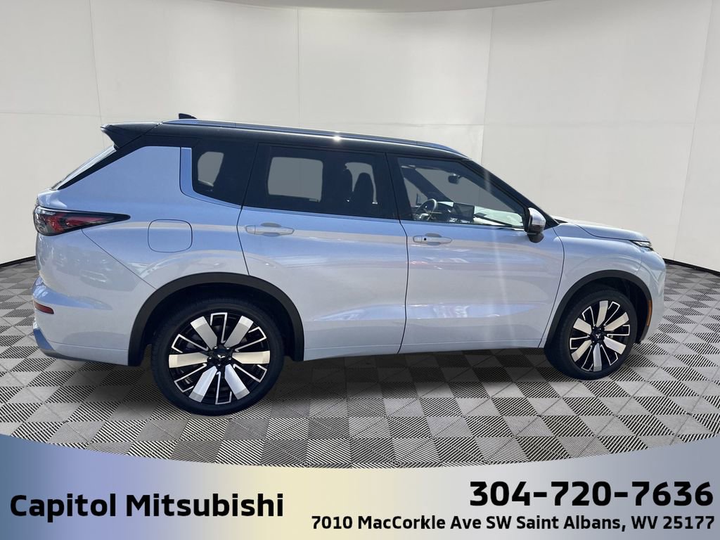 New 2025 Mitsubishi Outlander SEL image 4
