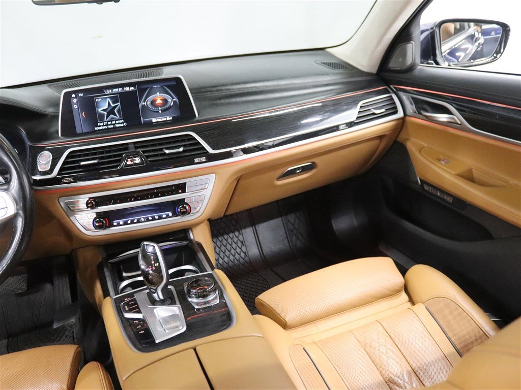 Used 2018 BMW 750Li xDrive w/ Executive Package AWD/4WD image 22