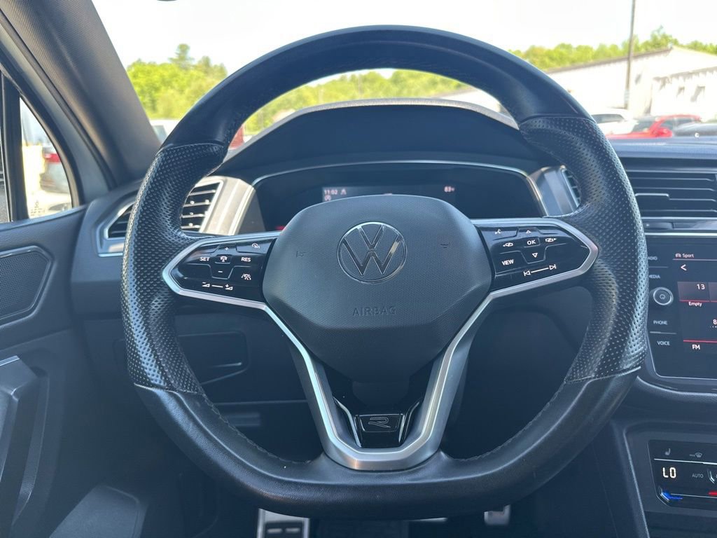 Used 2023 Volkswagen Tiguan SE R-Line AWD/4WD image 18