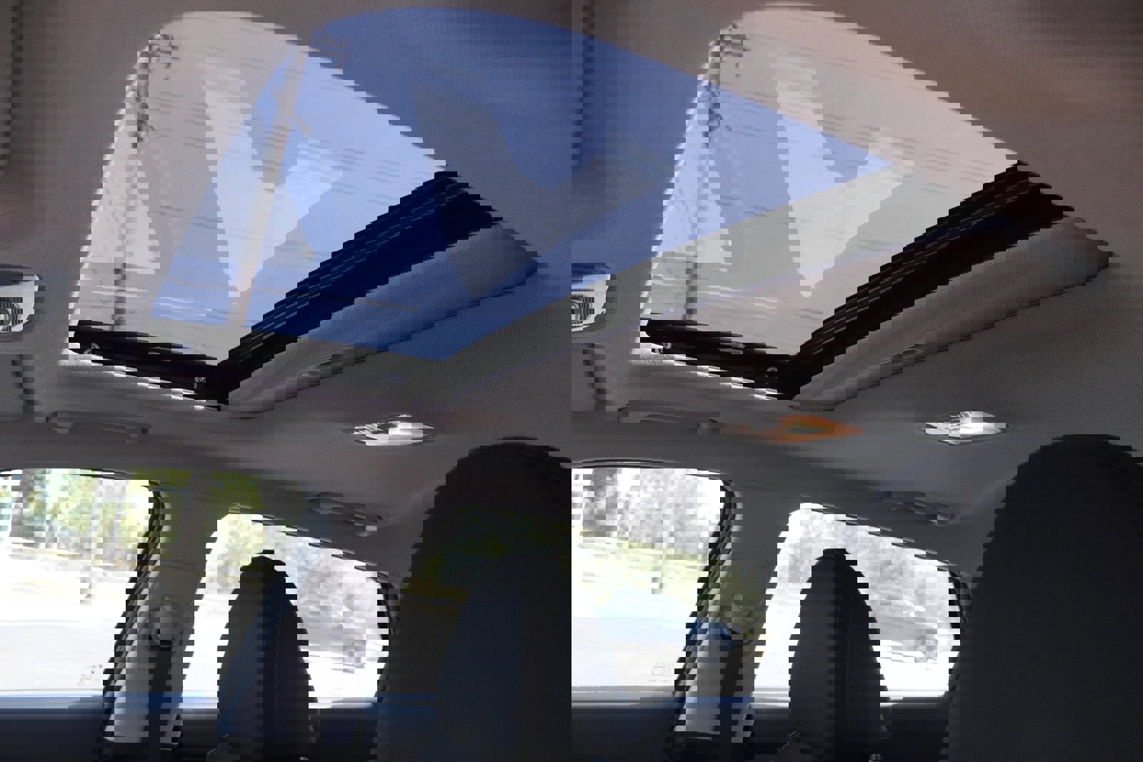 New 2025 Hyundai Elantra Limited image 15