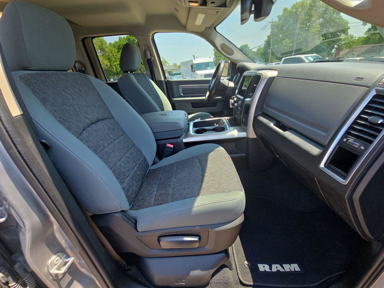 Used 2020 RAM 1500 Classic Warlock w/ Luxury Group image 8