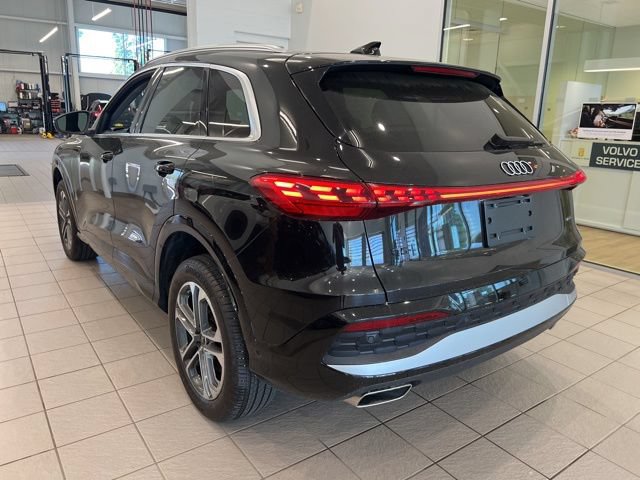 Used 2025 Audi Q5 Premium w/ Convenience Package AWD/4WD image 5