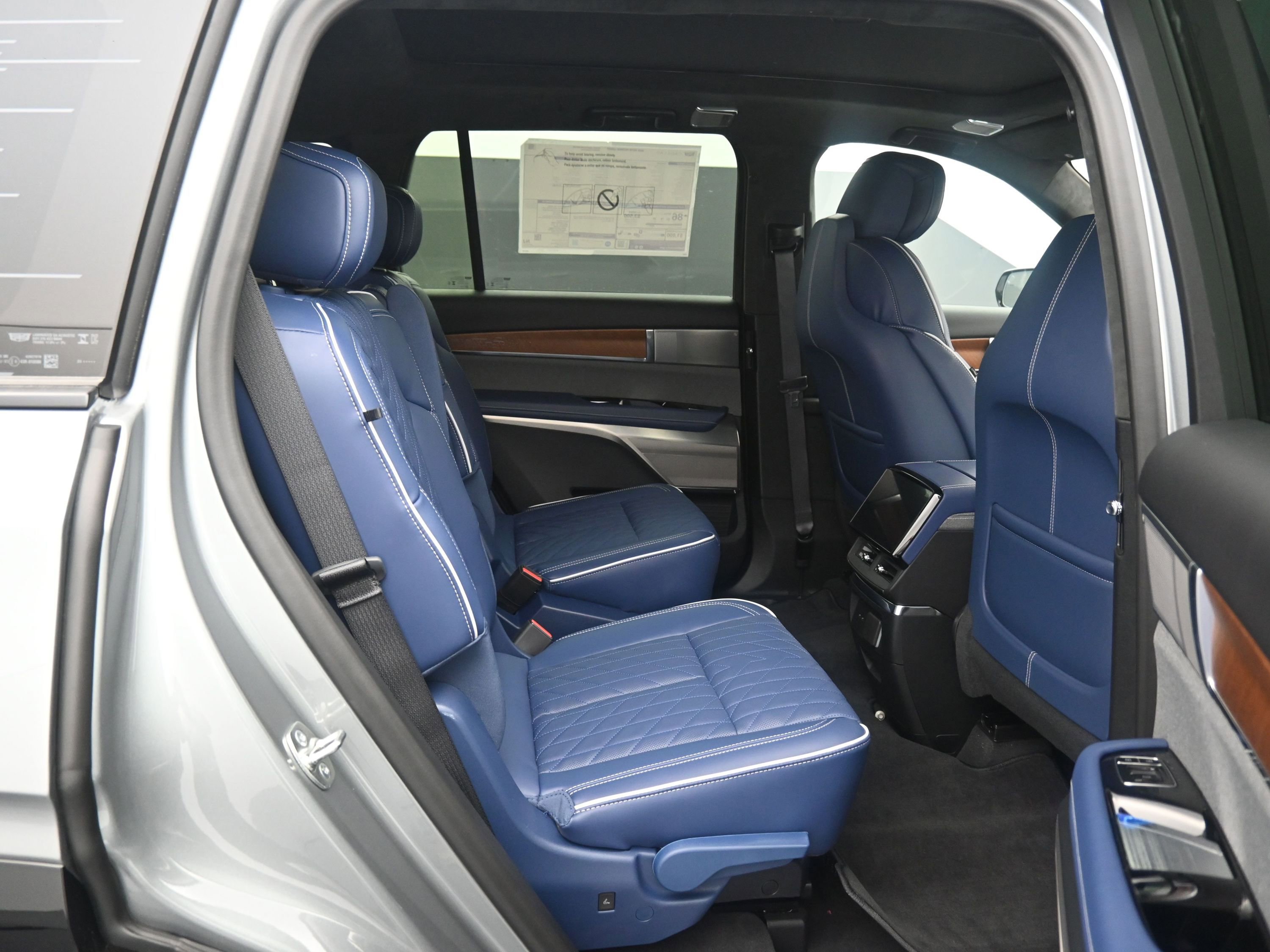 New 2026 Cadillac Vistiq Premium Luxury w/ LPO, Floor Liner Package image 12