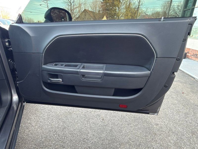 Used 2013 Dodge Challenger R/T image 14