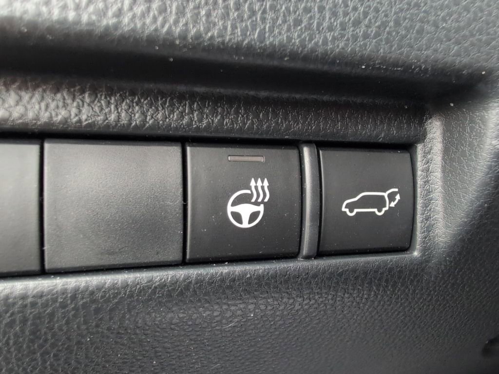 Used 2024 Toyota Venza Limited image 23