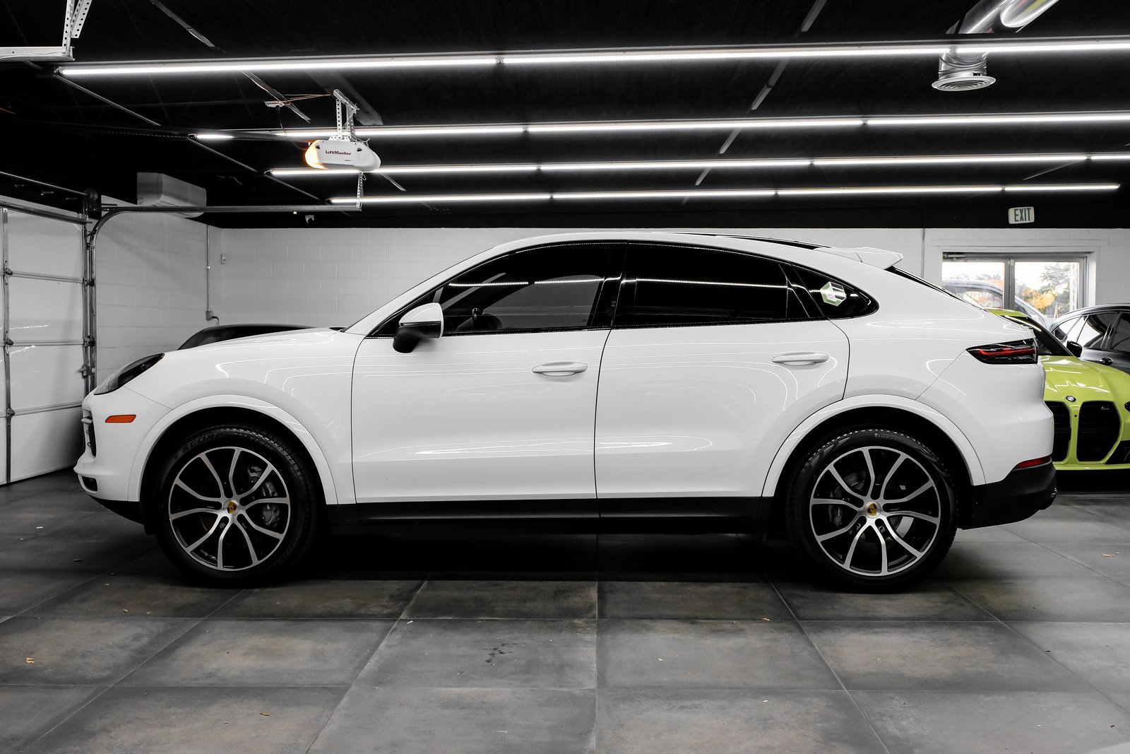 Used 2023 Porsche Cayenne Coupe image 19