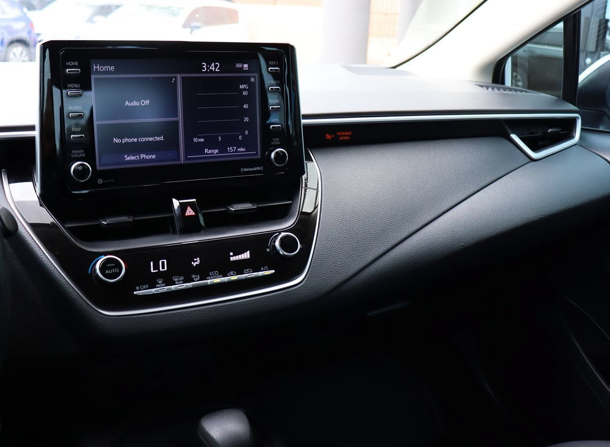 Used 2021 Toyota Corolla LE FWD image 43