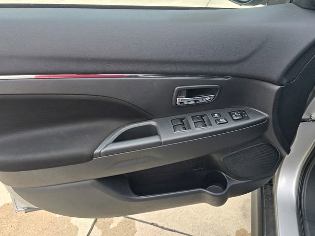 Used 2025 Mitsubishi Outlander Sport ES AWD/4WD image 17