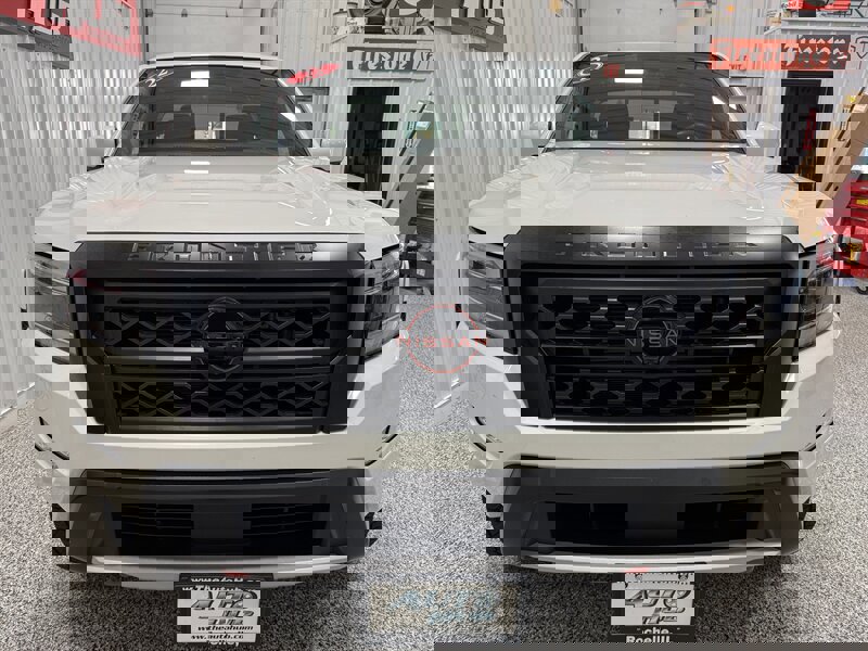 Used 2022 Nissan Frontier PRO-4X image 16