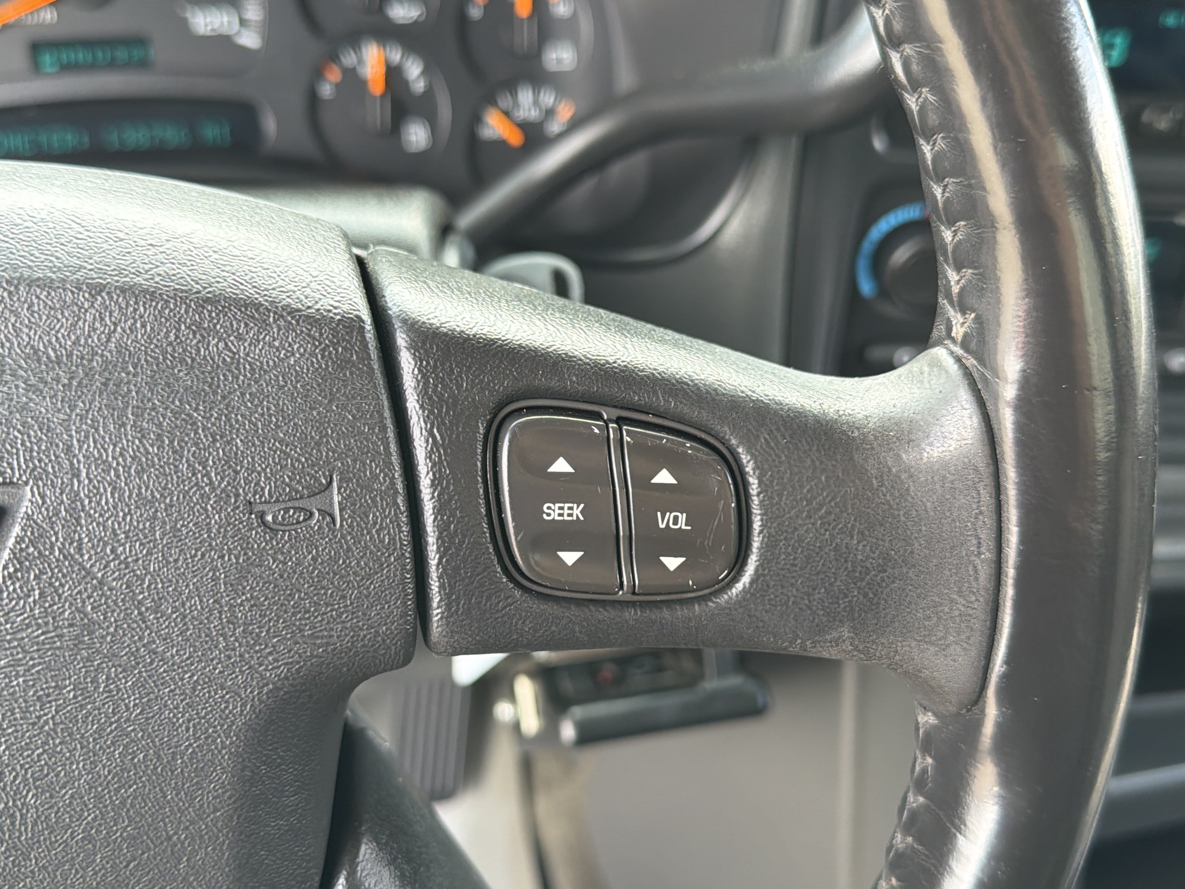 Used 2005 Chevrolet Silverado 2500 LT w/ Heavy-Duty Power Package AWD/4WD image 18