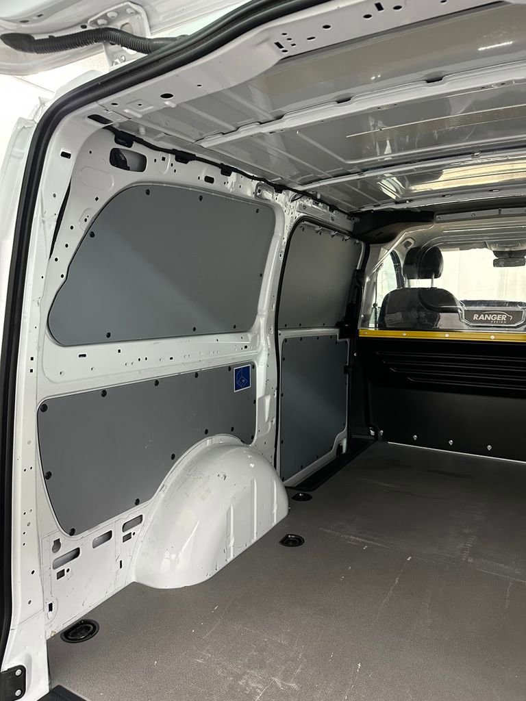 Used 2021 Mercedes-Benz Metris image 24